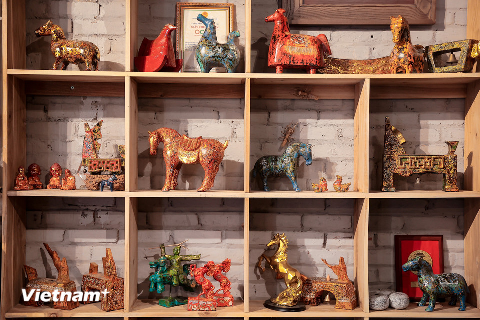 Bộ sưu tập với mong muốn của tác giả kể câu chuyện về lịch sử và di sản Việt Nam cho du khách trong và ngoài nước. (Ảnh: Hoài Nam/Vietnam+)