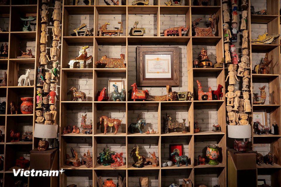 Ngựa Gióng là tác phẩm hoàn thiện trong 10 năm của nghệ nhân xứ Đoài, anh cho ra mắt bộ sưu tập các tượng ngựa độc bản dịp Tết Bính Ngọ 2026. Ảnh: Hoài Nam/Vietnam+)