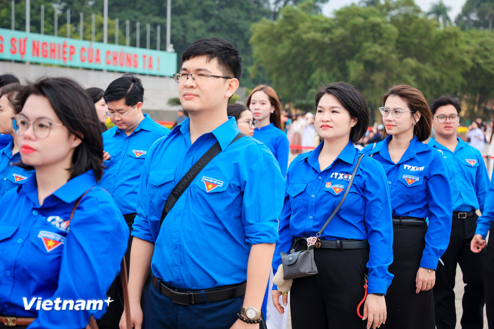 Bên cạnh đó, các đoàn viên luôn tích cực triển khai nhiều sáng kiến nhằm đổi mới cách thức truyền tải thông tin, ứng dụng công nghệ số, đa phương tiện trong sản xuất tin, bài, góp phần nâng cao chất lượng và sức lan tỏa của dòng thông tin chính thống. (Ảnh: Hoài Nam/Vietnam+)