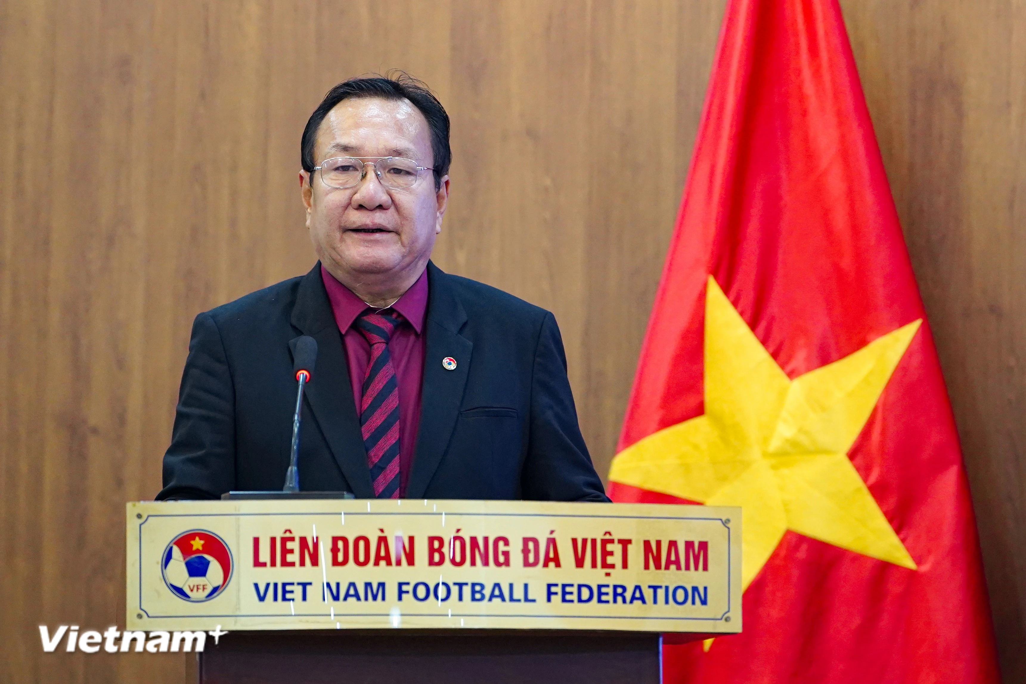 HLV Hoàng Văn Phúc chính thức dẫn dắt đội tuyển bóng đá nữ Việt Nam