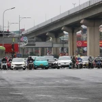 Người dân trở lại Hà Nội sau dịp nghỉ Tết, nhiều tuyến đường ùn tắc kéo dài