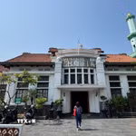 Bảo tàng Batik Pekalongan nhìn từ bên ngoài. (Ảnh: Đỗ Quyên/TTXVN)