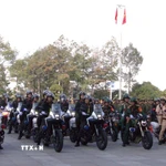 Ngay sau lễ ra quân, lực lượng công an Thành phố Hồ Chí Minh triển khai tuần tra trên các tuyến đường, khu dân cư và địa bàn phức tạp. (Ảnh: Huyền Trang/TTXVN)