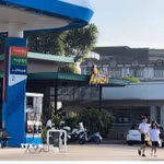 Một cây xăng ở tỉnh Nakhon Phathom, Thái Lan. (Ảnh: Đỗ Sinh/TTXVN)