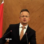 Ngoại trưởng Hungary Peter Szijjarto phát biểu trong một cuộc họp báo. (Ảnh: THX/TTXVN)