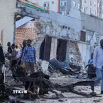 Hiện trường một vụ tấn công tại Mogadishu (Somalia). (Ảnh: THX/TTXVN)
