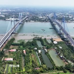 Cầu Mỹ Thuận 1 (trái) và Mỹ Thuận 2 bắc qua sông Tiền nối hai tỉnh Tiền Giang và Vĩnh Long. (Ảnh: Hồng Đạt/TTXVN)