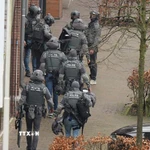 Cảnh sát Hà Lan làm nhiệm vụ tại thị trấn Ede, miền Đông nước này. (Ảnh: ANP/TTXVN)