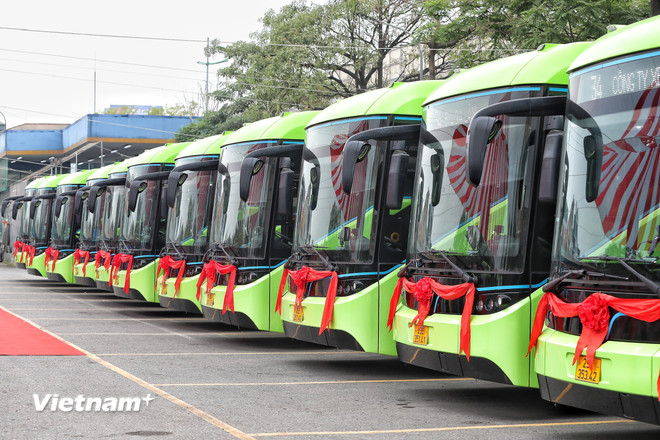 Xe buýt điện. (Ảnh: Việt Hùng/Vietnam+)