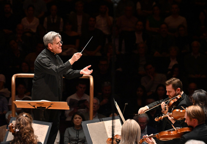Dirigent Sir Antonio Pappano. (Foto: Mark Allan) nhac-truong.jpg