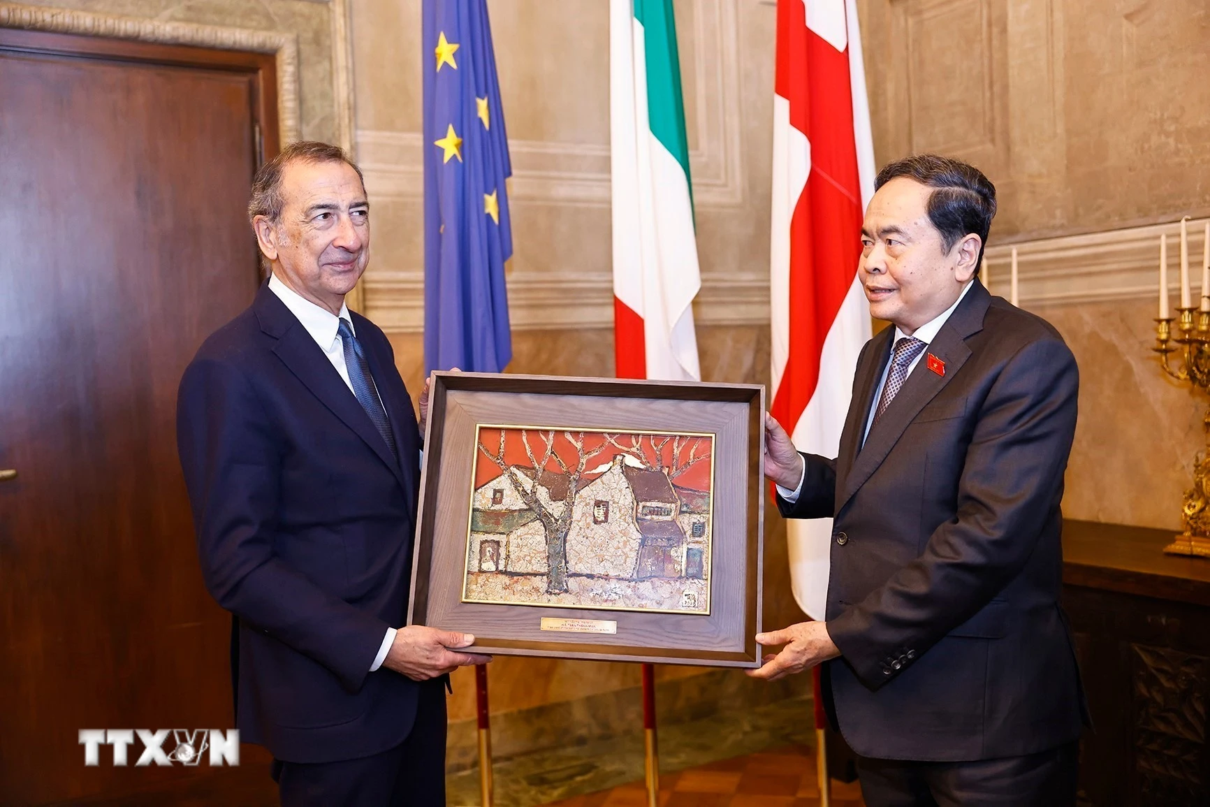 Chủ tịch Quốc hội Trần Thanh Mẫn tiếp Thị trưởng thành phố Milan, Ý