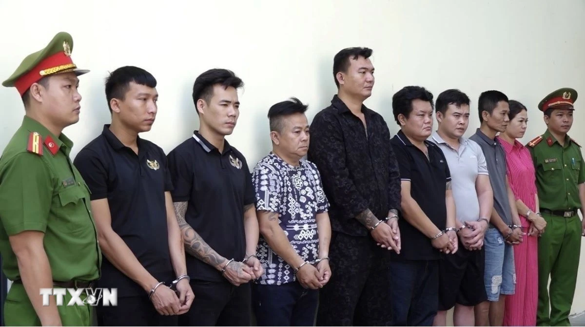 Bắt tạm giam 9 đối tượng núp bóng mua bán nổ để cướp tài sản