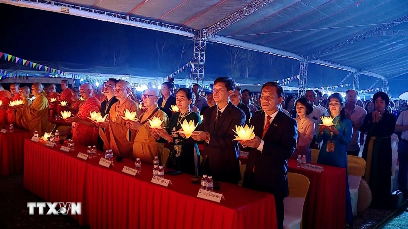 Lào tổ chức lễ tri ân trang trọng cho các anh hùng liệt sĩ Việt Nam tại Xiengkhoang