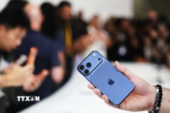 Mẫu điện thoại mới của Apple được giới thiệu tại Cupertino, California, Mỹ, ngày 9/9/2025. (Ảnh: THX/TTXVN)