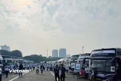 Chính phủ bố trí hàng ngàn xe buýt đưa người dân về quê miễn phí trong dịp Lễ Idul Fitri năm 2024. (Ảnh: Đỗ Quyên/Vietnam+)