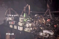 Hiện trường vụ cháy hộp đêm tại Arpora, Ấn Độ, ngày 7/12/2025. (Ảnh: ANI/TTXVN)