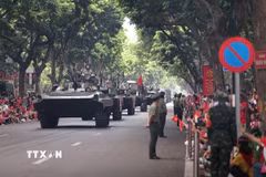 Các khối diễu binh, diễu hành trên đường phố Hà Nội trong Lễ tổng duyệt A80. (Ảnh: Lê Đông/TTXVN)