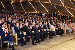 Tổng Bí thư, Chủ tịch nước Tô Lâm và Thủ tướng Cộng hòa Slovakia Robert Fico tham dự Hòa nhạc hữu nghị Việt Nam-Slovakia. (Ảnh: Dương Giang/TTXVN)