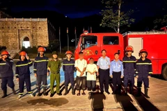 2 du khách lạc trong rừng rậm được giải cứu thành công. (Ảnh: Báo Đại biểu Nhân dân)