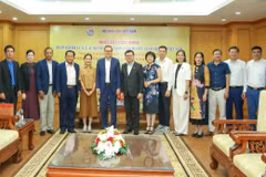 Ông Lê Quốc Minh, Ủy viên Trung ương Đảng, Phó Trưởng Ban Tuyên giáo và Dân vận Trung ương, Tổng Biên tập Báo Nhân Dân, Chủ tịch Hội Nhà báo Việt Nam tiếp ông Puy Kea, Chủ tịch Câu lạc bộ Nhà báo Campuchia cùng đoàn công tác.