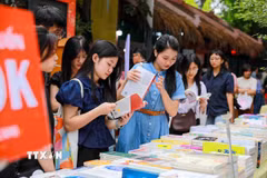 Tại Việt Nam, vai trò của sách cũng đang được tái định vị trong chiến lược phát triển. (Ảnh: Khánh Hòa/TTXVN)