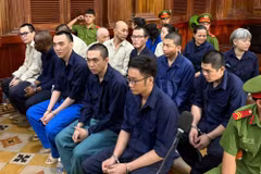 Các bị cáo tại tòa. (Nguồn: Báo Người Lao động)