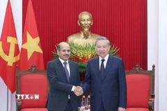 Tổng Bí thư Tô Lâm tiếp Đại sứ Ấn Độ tại Việt Nam Sandeep Arya. (Ảnh: Thống Nhất/TTXVN)