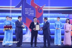 Phóng viên Võ Mạnh Hùng đoạt giải A Giải Báo chí Quốc gia lần thứ XIX năm 2024. (Ảnh: Hoài Nam/Vietnam+)