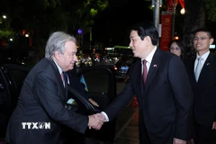 Chủ tịch nước Lương Cường đón Tổng Thư ký Liên hợp quốc António Guterres dự tiệc chiêu đãi. (Ảnh: Lâm Khánh/TTXVN)