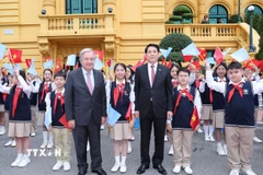 Chủ tịch nước Lương Cường đón Tổng Thư ký Liên hợp quốc António Guterres tại Phủ Chủ tịch. (Ảnh: Lâm Khánh/TTXVN)