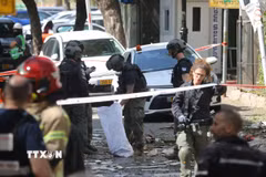 Hiện trường một vụ tấn công của Iran tại Tel Aviv, Israel, ngày 6/3/2026. (Ảnh: THX/TTXVN)