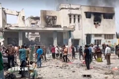 Hình ảnh do Đài truyền hình nhà nước Iran phát về vụ không kích của lực lượng Mỹ và Israel vào trường tiểu học nữ sinh ở Minab, tỉnh Hormozgan, Iran ngày 28/2/2026. (Ảnh: Getty Images/TTXVN)