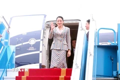 Thủ tướng Vương quốc Thái Lan Paetongtarn Shinawatra đến Hà Nội, bắt đầu thăm chính thức Việt Nam và đồng chủ trì Kỳ họp Nội các chung Việt Nam-Thái Lan. (Ảnh: Phạm Kiên/TTXVN)