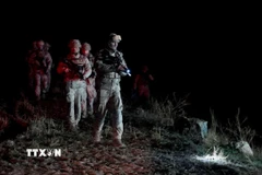 Lực lượng cứu hộ và binh sỹ Thổ Nhĩ Kỳ tìm kiếm máy bay quân sự Libya gặp nạn tại huyện Haymana. (Ảnh: AA/TTXVN)