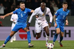 Pháp (áo trắng) đứt mạch toàn thắng tại vòng loại World Cup 2026. (Nguồn: ESPN)