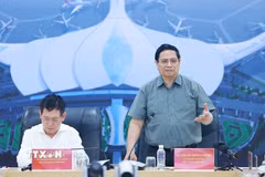 Thủ tướng Phạm Minh Chính làm việc với các bộ, ngành, địa phương và các đơn vị thi công Dự án Cảng hàng không Quốc tế Long Thành. (Ảnh: Dương Giang/TTXVN)