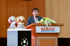Nhà báo Nguyễn Khắc Văn, Quyền Tổng Biên tập Báo SGGP, Trưởng Ban Tổ chức Quả bóng vàng Việt Nam 2025 phát biểu tại buổi họp báo.