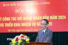 Ông Lê Hoài Trung, Bí thư Trung ương Đảng, Trưởng Ban Đối ngoại Trung ương chủ trì Hội nghị. (Ảnh: Phương Hoa/TTXVN)