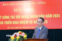 Ông Lê Hoài Trung, Bí thư Trung ương Đảng, Trưởng Ban Đối ngoại Trung ương chủ trì Hội nghị. (Ảnh: Phương Hoa/TTXVN)