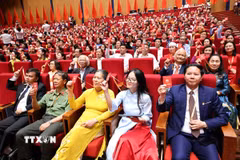 Các đại biểu biểu quyết Thông qua Đề án nhân sự Ủy ban Trung ương Mặt trận Tổ quốc Việt Nam khóa XI, nhiệm kỳ 2026-2031. (Ảnh: Minh Đức/TTXVN)