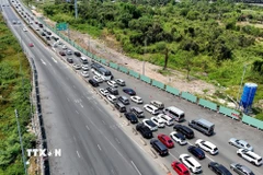 Ùn ứ giao thông trên cao tốc Thành phố Hồ Chí Minh-Long Thành. (Ảnh: Hồng Đạt/TTXVN)