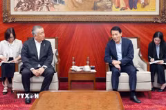 Đại tướng Lương Tam Quang, Bộ trưởng Bộ Công an tiếp ông Nagao Yutaka, Chủ tịch Hội đồng quản trị Tập đoàn Yamato (Nhật Bản). (Ảnh: Phạm Kiên/TTXVN)