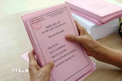 Phiếu bầu cử đã được tổ bầu cử phường Ngọc Hà chuẩn bị sẵn sàng cho Ngày hội lớn của đất nước. (Ảnh: Phạm Kiên/TTXVN)