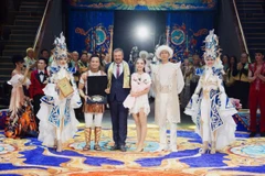 Tiết mục đu dây đôi "Duo Love" được trao giải Vàng tại Liên hoan Xiếc quốc tế lần thứ III tại Almaty, Kazakhstan. (Nguồn: Liên đoàn Xiếc Việt Nam)