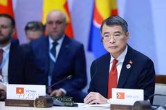Thủ tướng Lê Minh Hưng phát biểu tại Phiên họp toàn thể Hội nghị Cấp cao Kỷ niệm 35 năm quan hệ ASEAN-Nga. (Ảnh: Dương Giang/TTXVN)
