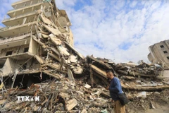 Cảnh đổ nát sau các cuộc không kích của Israel xuống Nabatieh, Liban. (Ảnh: THX/TTXVN)