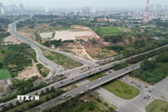 Đoạn đường Lê Quang Đạo kéo dài có điểm đầu giao với Đại lộ Thăng Long. (Ảnh: Quốc Khánh/TTXVN)