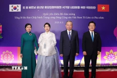 Tổng thống Hàn Quốc Lee Jae Myung và Phu nhân chủ trì Quốc yến chiêu đãi chào mừng Tổng Bí thư Tô Lâm và Phu nhân thăm cấp Nhà nước tới Hàn Quốc. (Ảnh: Thống Nhất/TTXVN)
