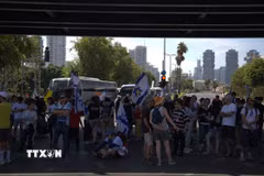 Hình ảnh một cuộc biểu tình tại Israel. (Ảnh: Thanh Bình/TTXVN)