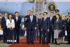 Tổng thống Mỹ Donald Trump tới Bắc Kinh ngày 13/5/2026, bắt đầu chuyến thăm cấp nhà nước Trung Quốc. (Ảnh: Kyodo/TTXVN)
